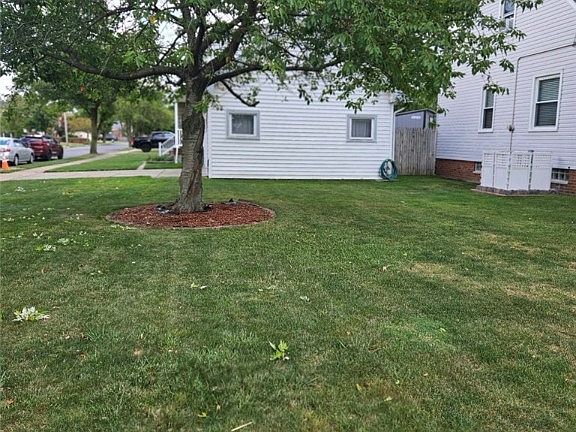 3rd image of 14117 Bidwell Ave