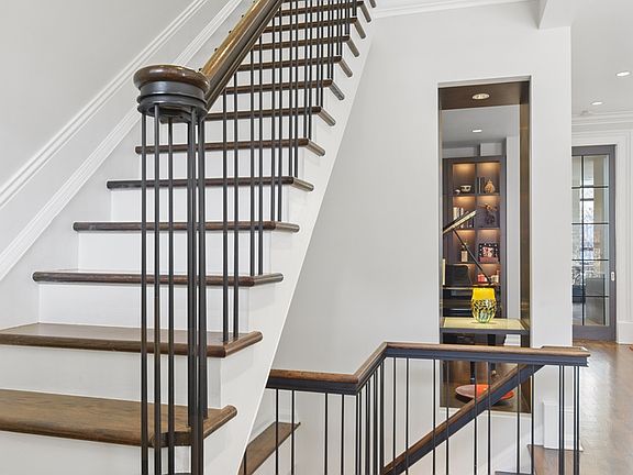 4th image of 1821 N Lincoln Park W