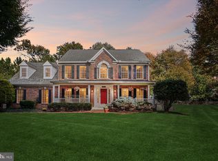 12905 Tarragon Ct, Herndon, VA 20171