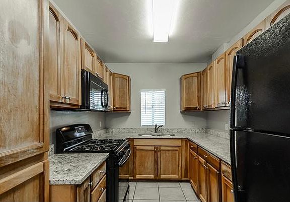 4th image of 3302 N Los Altos Ave