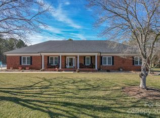 92 River Haven Dr, Taylorsville, NC 28681