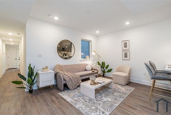 1st image of 1512 N 26th St #3
