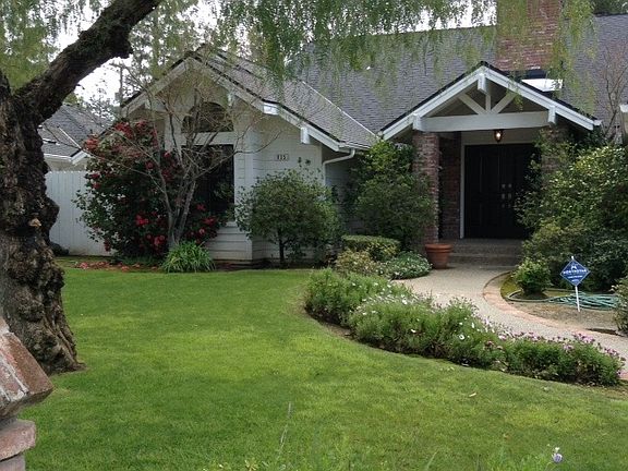 3rd image of 835 E Woodhaven Ln