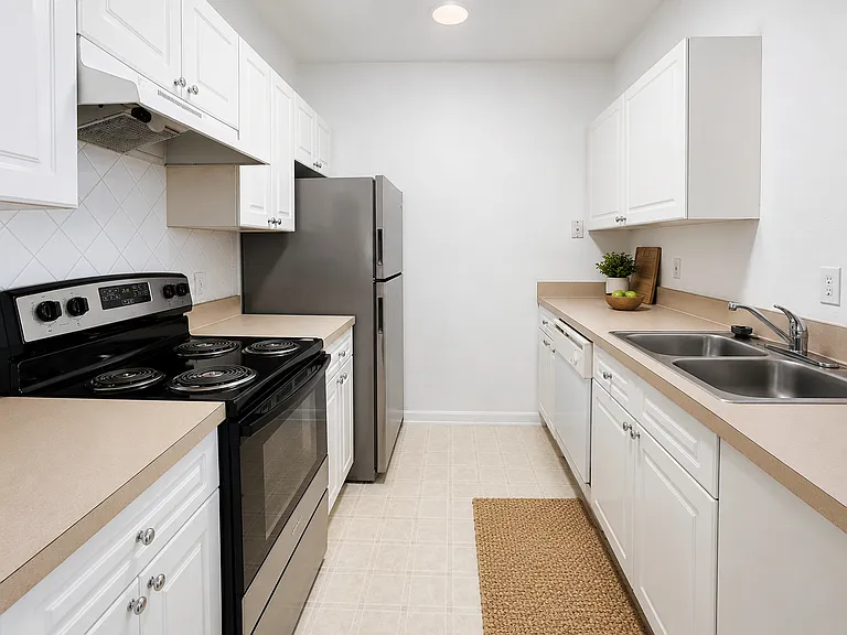 18001 Richmond Place Dr #523 — Photo 4