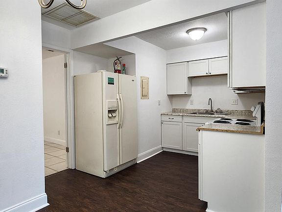4th image of 501 E Seminole Ave #10984634