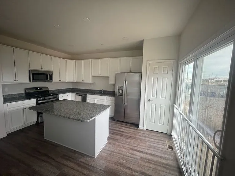 351 Ashby Commons Dr — Photo 5