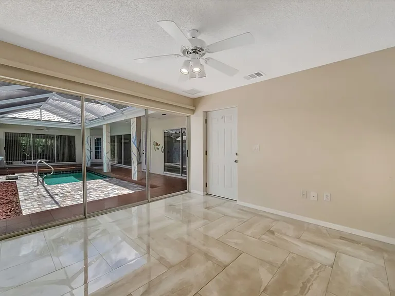 1016 Harbor Town Dr — Photo 24