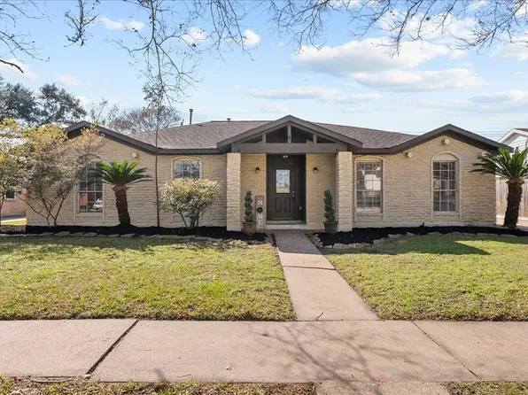 15514 Diana Ln, Houston, TX 77062