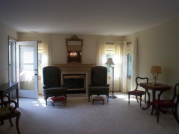 2nd image of 523 Bradbury Ln