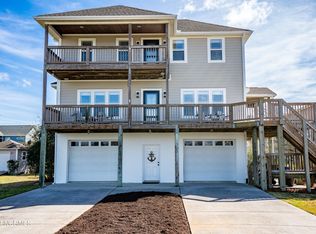 303 Bayshore Dr, Cape Carteret, NC 28584