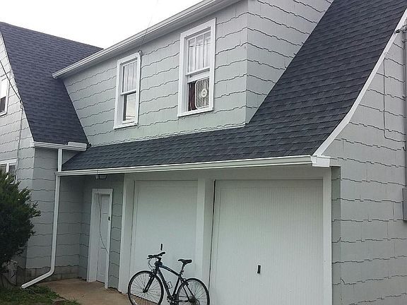 2nd image of 933 College Ave
