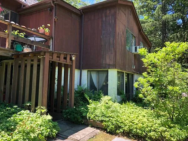 1 Hillside Ave — Photo 1