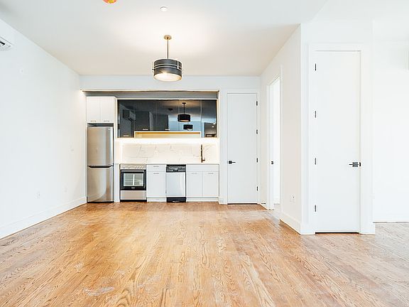 4th image of 1183 Gates Ave #2A