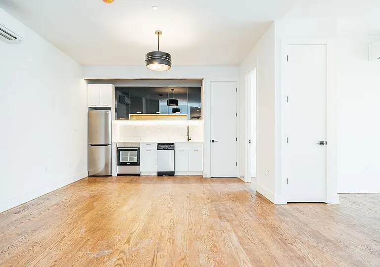1183 Gates Ave #3A — Photo 1