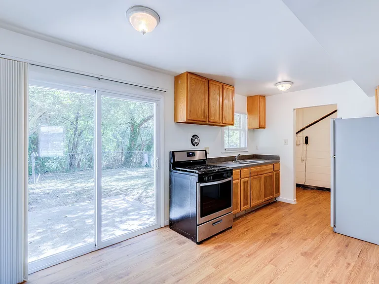 3357 Dill Ave — Photo 2