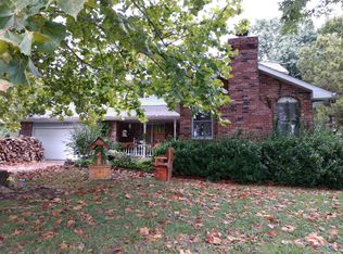 821 E Colgate St, Bolivar, MO 65613