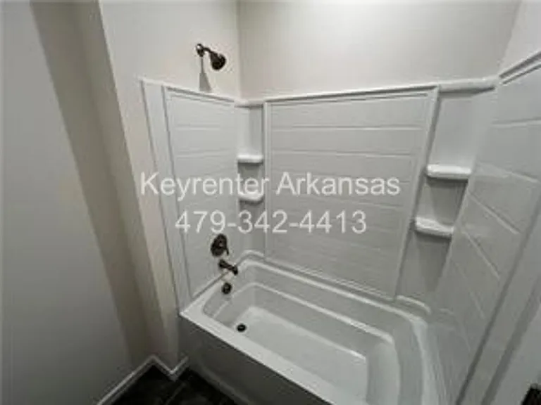 4808 Planetree St — Photo 19