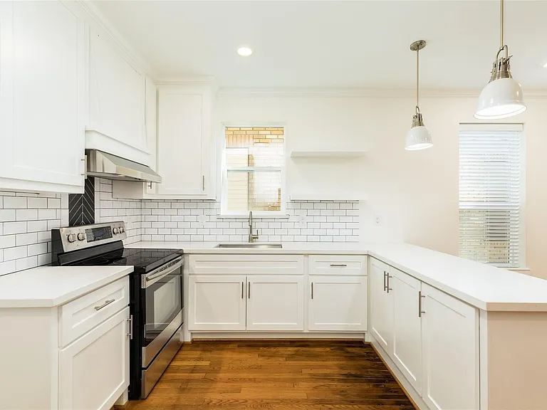 2516 Avenue K #1 — Photo 9