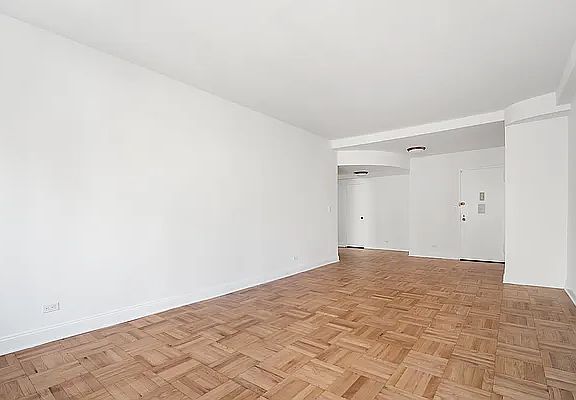 4th image of 310 Lexington Ave APT 13D