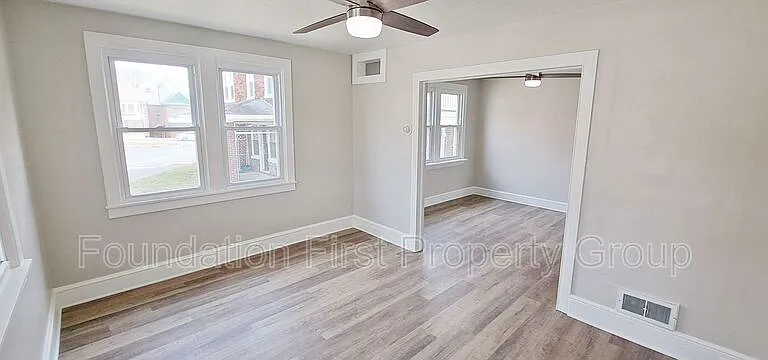 20 W Jackson St — Photo 10