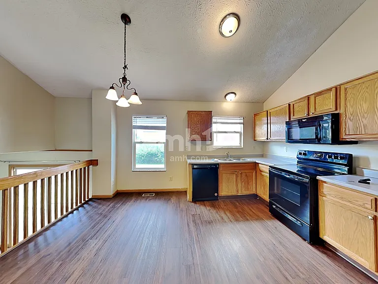 5448 Longworth Dr — Photo 5
