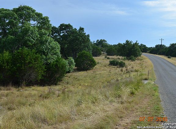 2nd image of 212 White Oak Trl