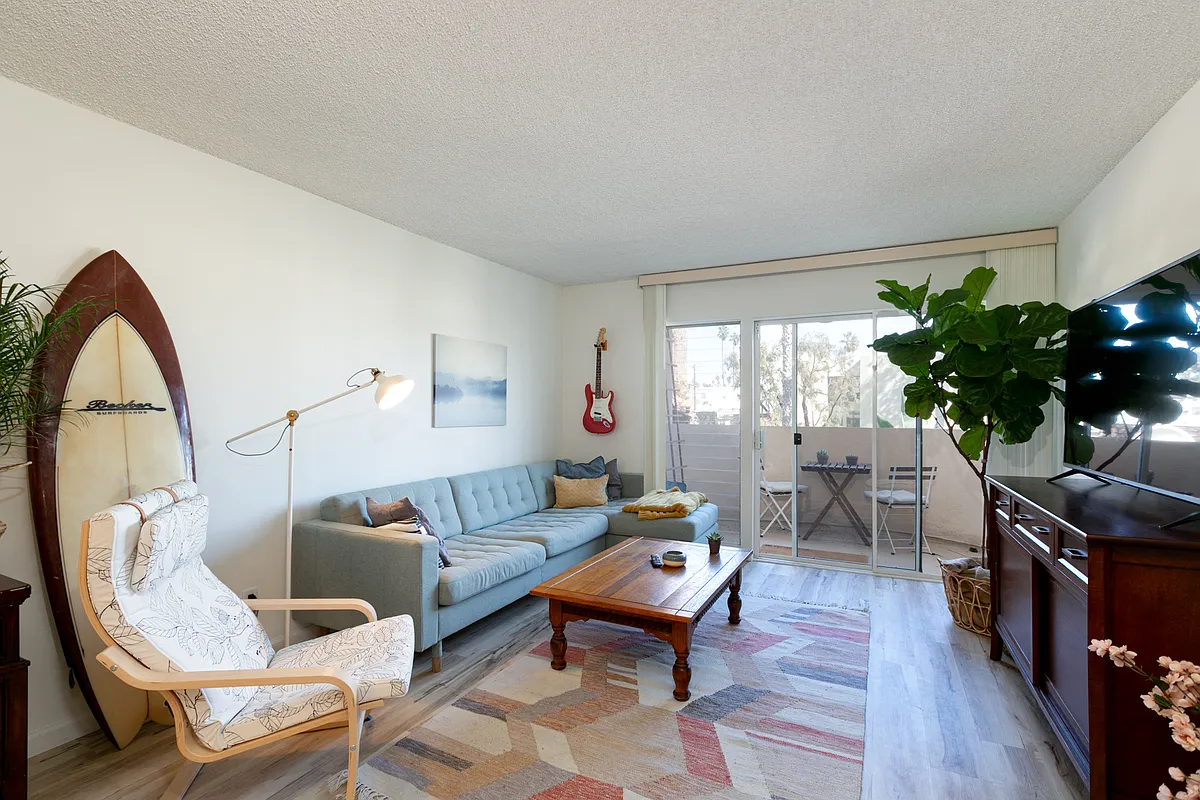 Building Photo - Santa Monica Emperor