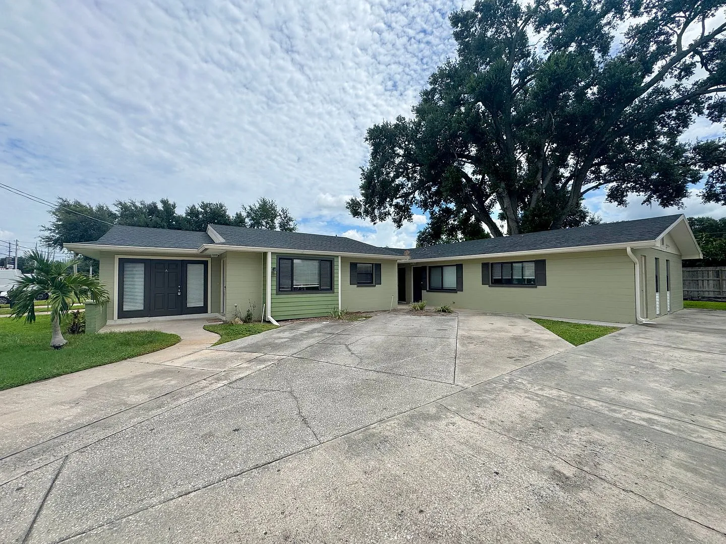 Apartment - Right off Cypress Gardens Blvd! — Photo 1