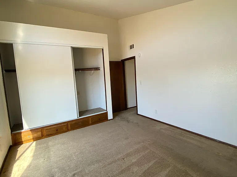 18345 Par Ln — Photo 27