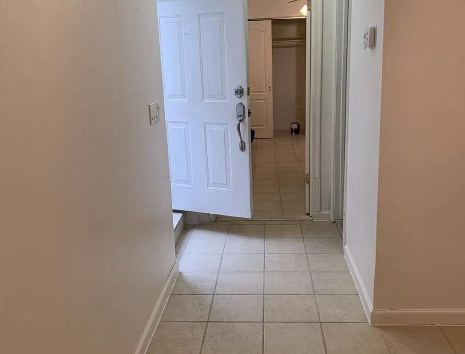 1st image of 123 Station Ave #1