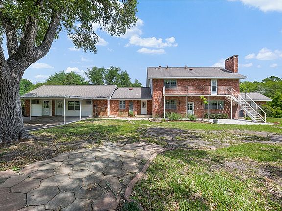 5th image of 301 Cedar Cir