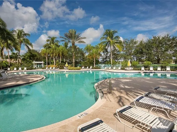 6190 Towncenter Cir, Naples, FL 34119