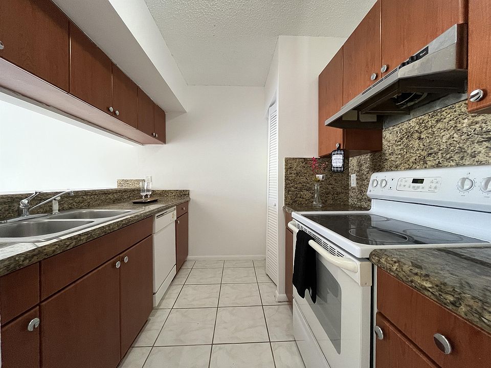 1st image of 11584 NW 44th St