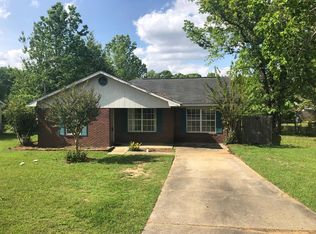 226 Petunia Dr, Taylor, AL 36301