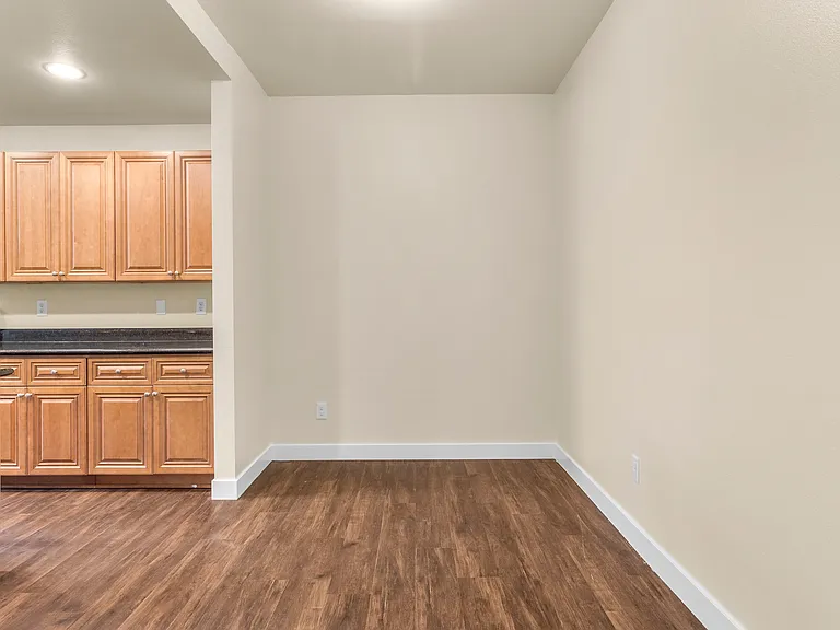 Gravelly Lake Brownstones — Photo 45