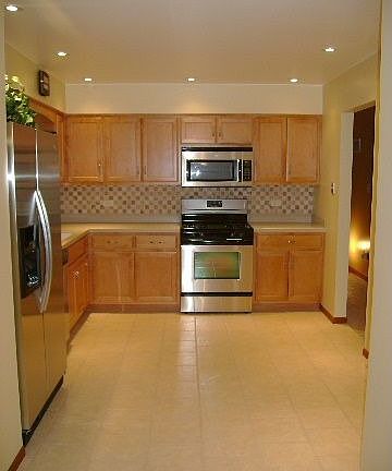 All New Stainless Steel Appliances, Accent Lighting, Ceramic Tile 11X13ft