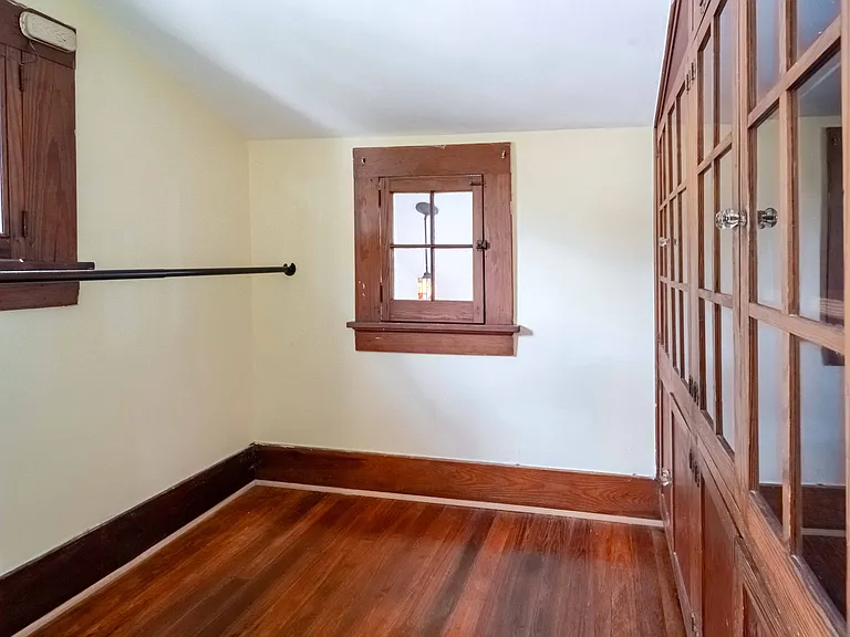 1435 Johns Rd — Photo 32