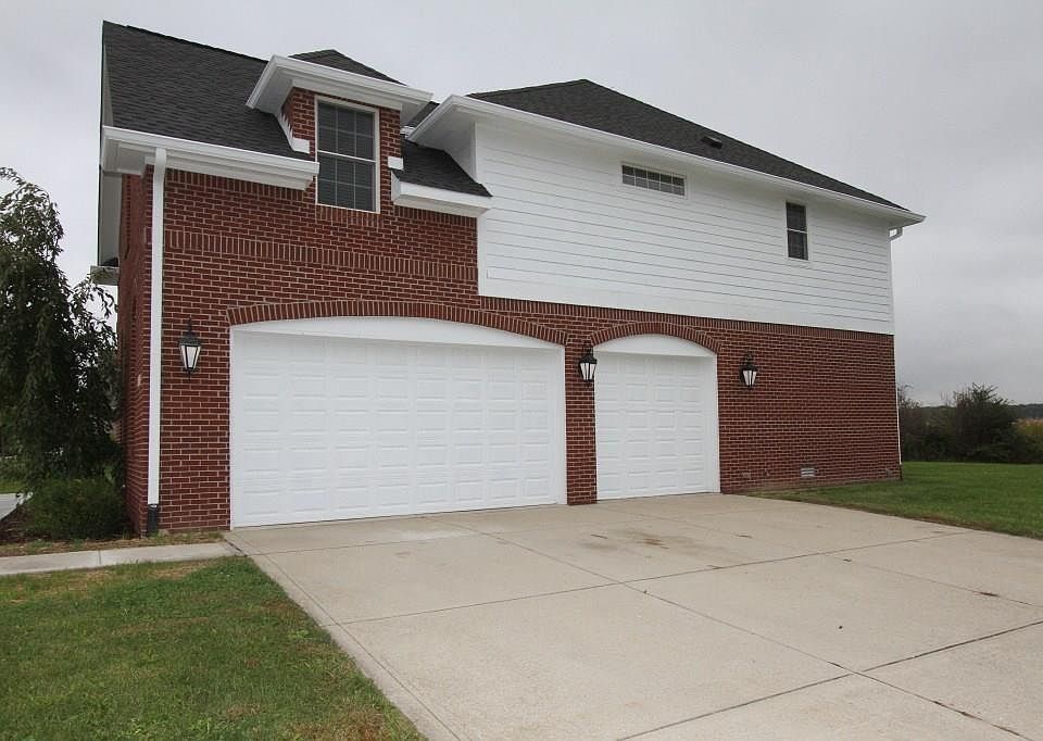 1st image of 631 Schmitt Rd