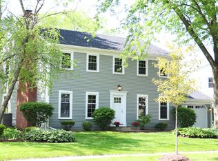 1601 Plum Ct, Downers Grove, IL 60515