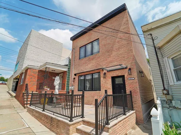 485 Westview Pl, Fairview, NJ 07022