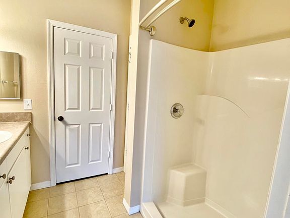 3rd image of 10961 Burnt Mill Rd #1623