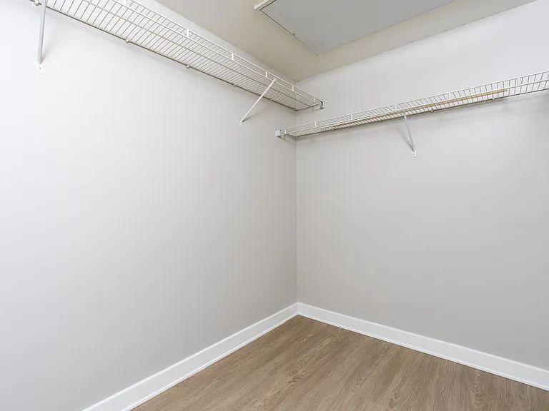 Paladia Luxury Apartments — Photo 96