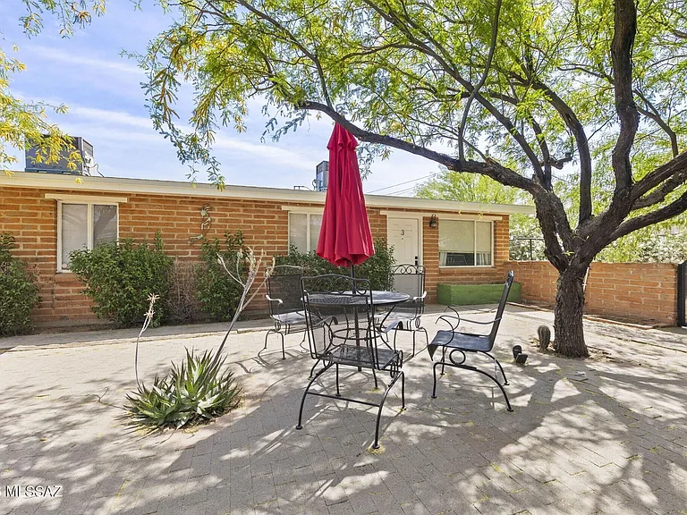 2508 E Seneca St #3 — Photo 3