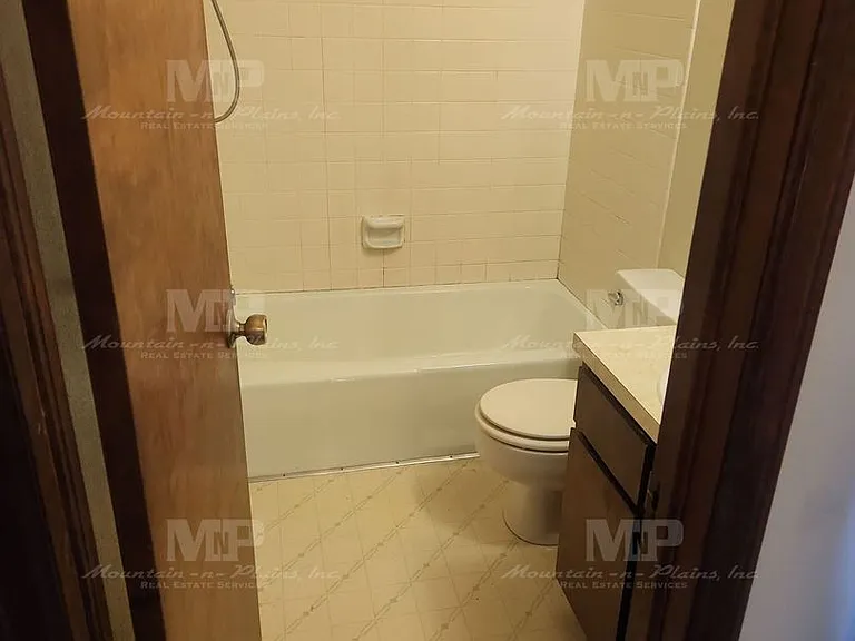 1624 Azalea Dr #1 — Photo 10