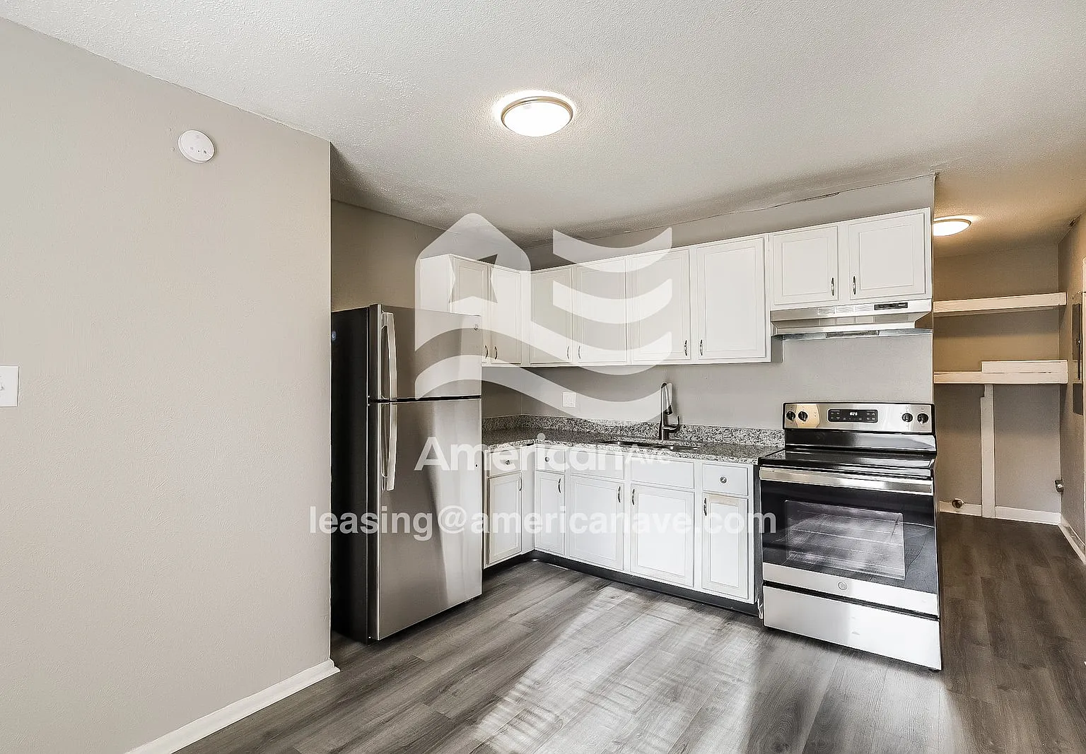 3 bed, 1.0 bath, 1014 sqft, $1,034 — Photo 4