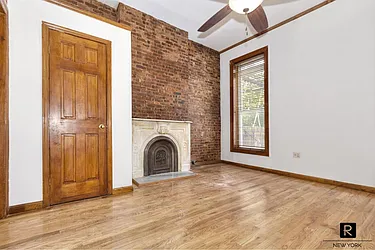 Rented by R New York