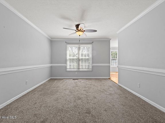 4th image of 482 Fairfield Way