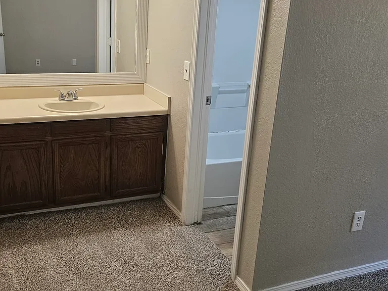 1504 W Madison St — Photo 8