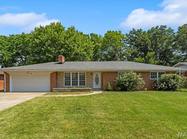 917 Hillcrest St, Columbia, IL 62236