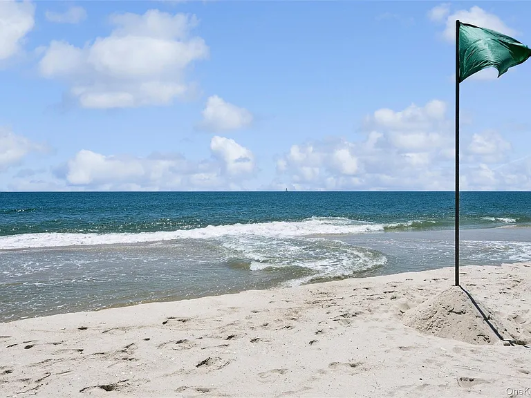 253 Dune Rd #62 — Photo 14